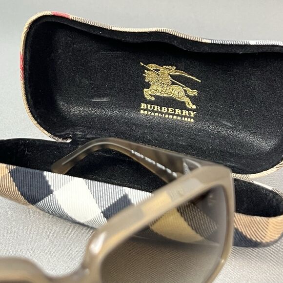 Burberry  Nova Check Frame Sunglasses with Case S/N B 4039-M 3166/13 - Picture 11 of 16